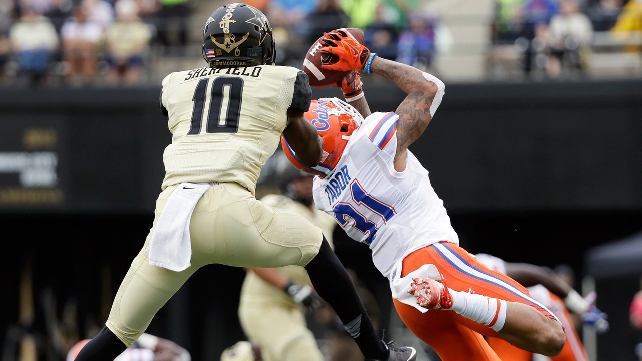 Florida holds off Vanderbilt despite being outgained on offense